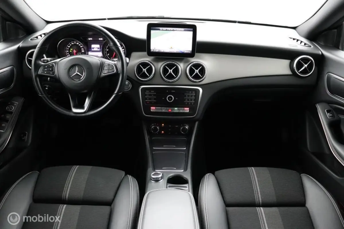 180 Upgrade Edition Autmaat | Vol Opties | Camera | PDC | NL Auto | Dealer-onderhouden | DEALER-STAAT