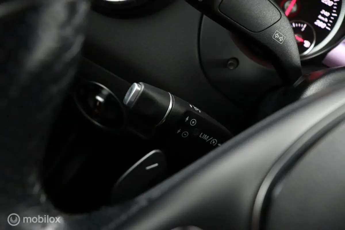 180 Upgrade Edition Autmaat | Vol Opties | Camera | PDC | NL Auto | Dealer-onderhouden | DEALER-STAAT