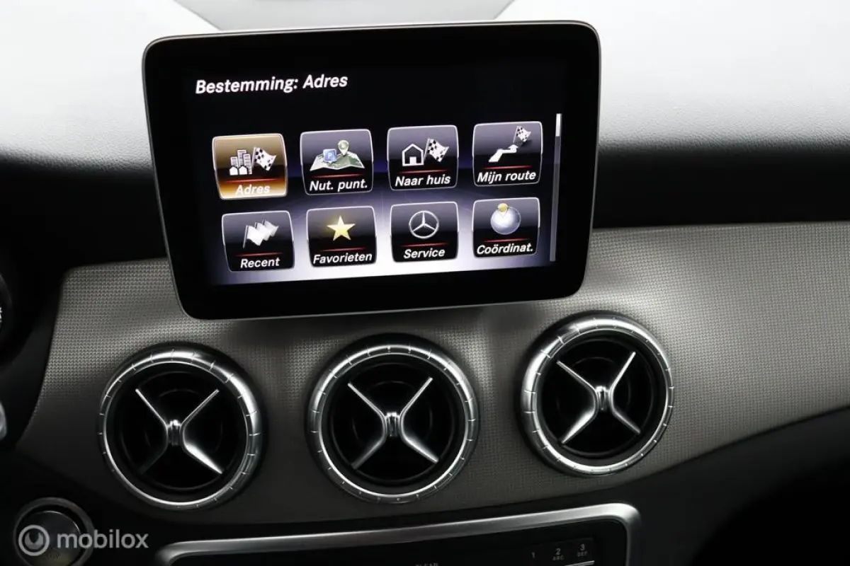 180 Upgrade Edition Autmaat | Vol Opties | Camera | PDC | NL Auto | Dealer-onderhouden | DEALER-STAAT