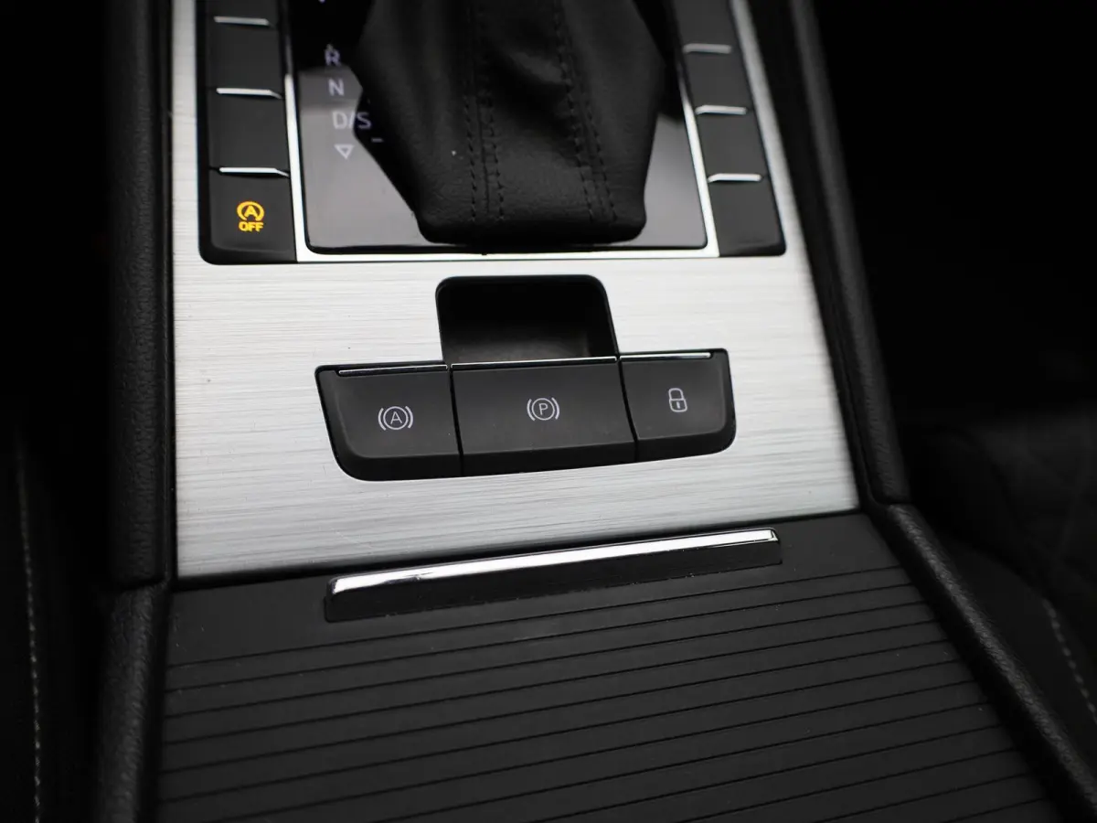 1.5 TSI ACT Business Edition | Automaat | Apple Carplay / Android Auto | Virtual Cockpit | Adaptieve Cruise | Trekhaak | Keyless |