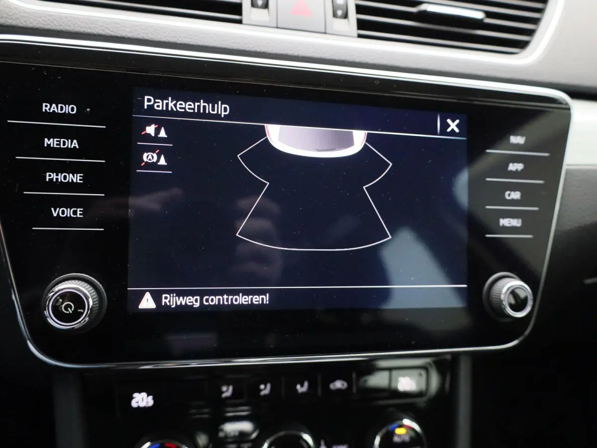 1.5 TSI ACT Business Edition | Automaat | Apple Carplay / Android Auto | Virtual Cockpit | Adaptieve Cruise | Trekhaak | Keyless |