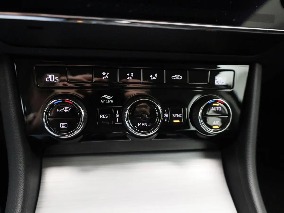 1.5 TSI ACT Business Edition | Automaat | Apple Carplay / Android Auto | Virtual Cockpit | Adaptieve Cruise | Trekhaak | Keyless |