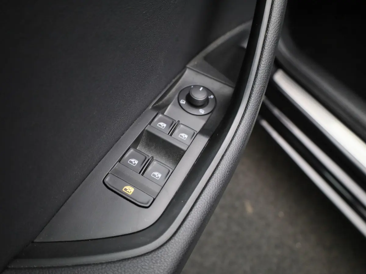 1.5 TSI ACT Business Edition | Automaat | Apple Carplay / Android Auto | Virtual Cockpit | Adaptieve Cruise | Trekhaak | Keyless |
