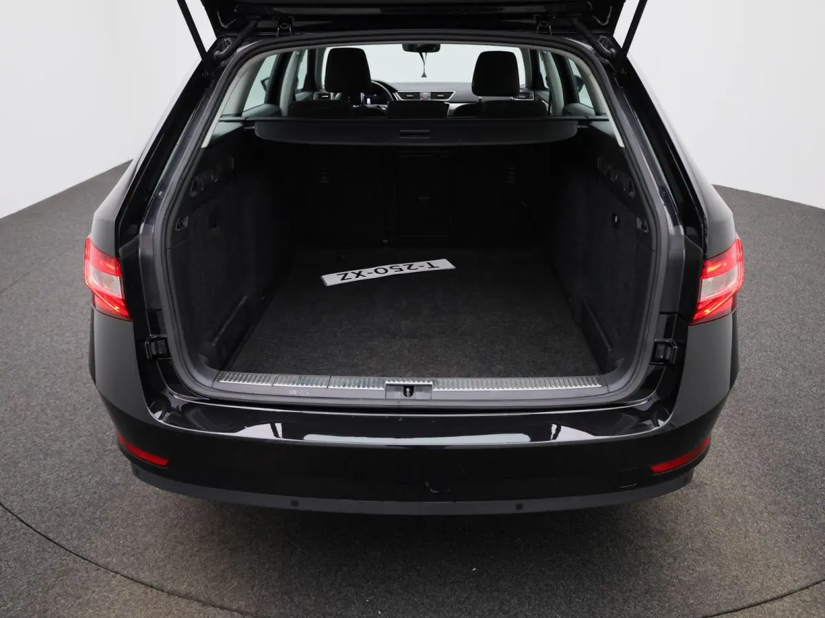 1.5 TSI ACT Business Edition | Automaat | Apple Carplay / Android Auto | Virtual Cockpit | Adaptieve Cruise | Trekhaak | Keyless |