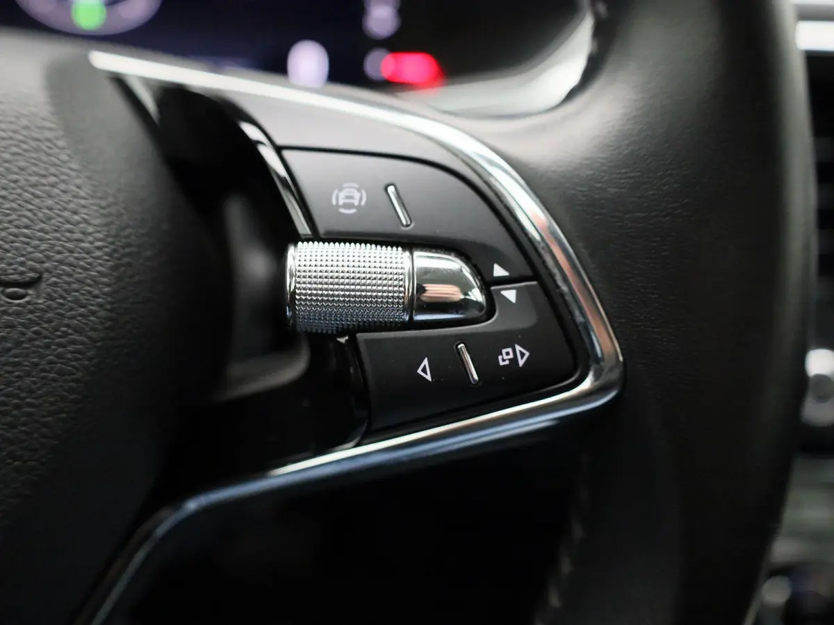 1.5 TSI ACT Business Edition | Automaat | Apple Carplay / Android Auto | Virtual Cockpit | Adaptieve Cruise | Trekhaak | Keyless |