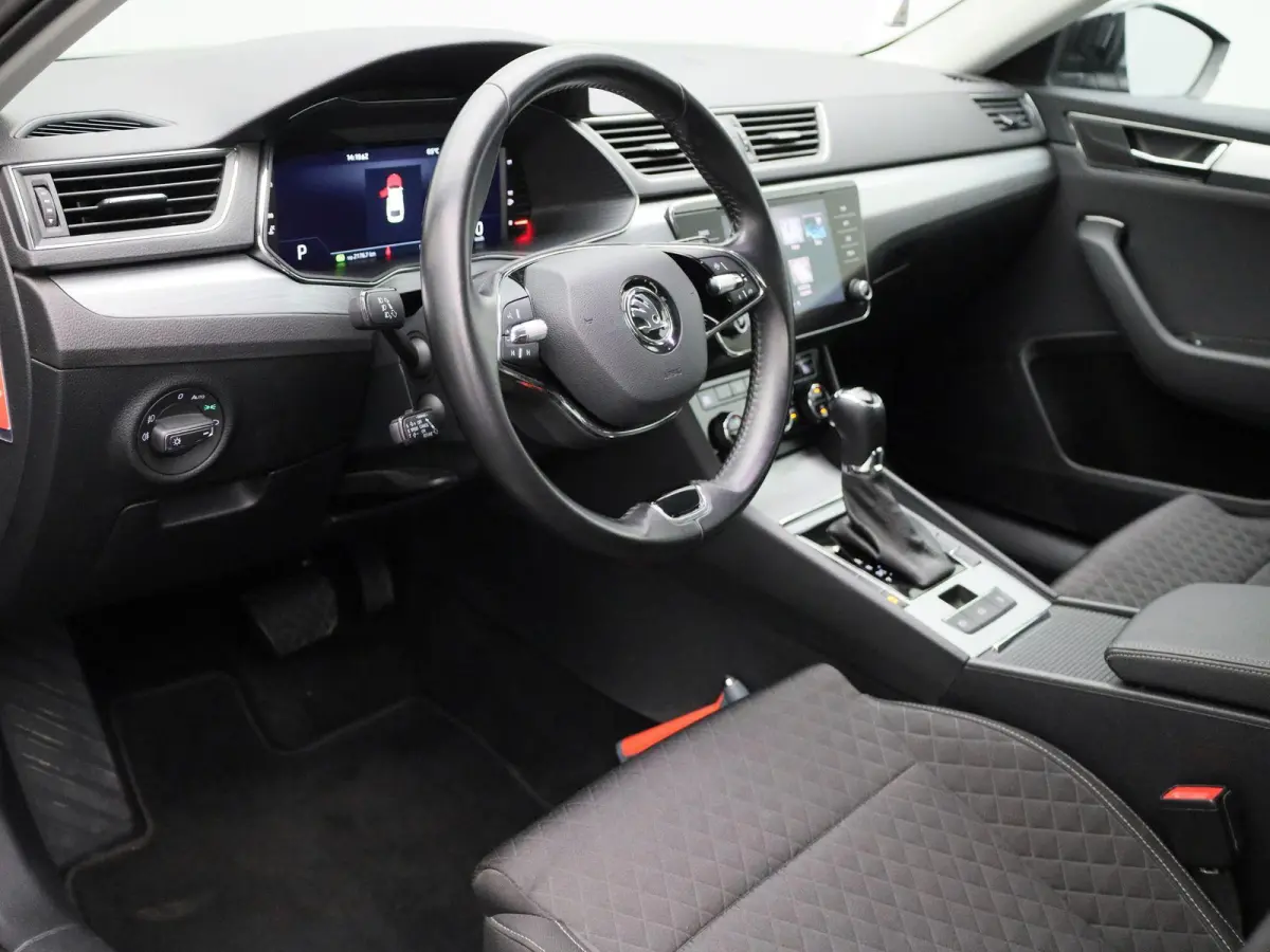 1.5 TSI ACT Business Edition | Automaat | Apple Carplay / Android Auto | Virtual Cockpit | Adaptieve Cruise | Trekhaak | Keyless |
