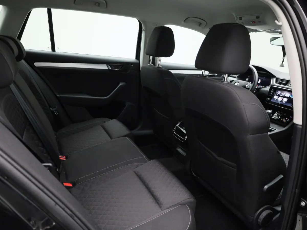 1.5 TSI ACT Business Edition | Automaat | Apple Carplay / Android Auto | Virtual Cockpit | Adaptieve Cruise | Trekhaak | Keyless |