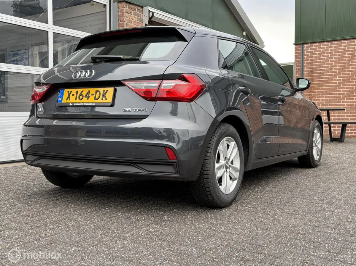25 TFSI Pro Line|Virtueel Cockpit|Parkeersensoren Voor/Achter|Climatronic