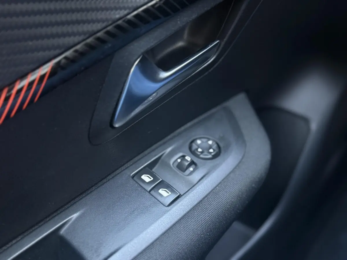 1.2 PureTech Active 2e Eigenaar|Navi|Carplay|Clima|Cruise|D-riem v.v. in 2023|N.A.P|Nieuwe APK bij Aflevering