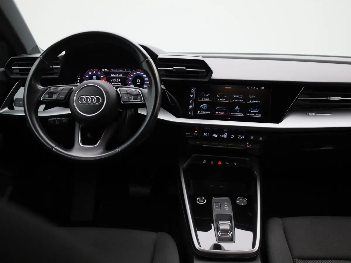 30 TFSI AUTOMAAT | Adaptieve Cruise Controle | PDC Voor/Achter | Keyless start | Apple carplay / Android Auto |
