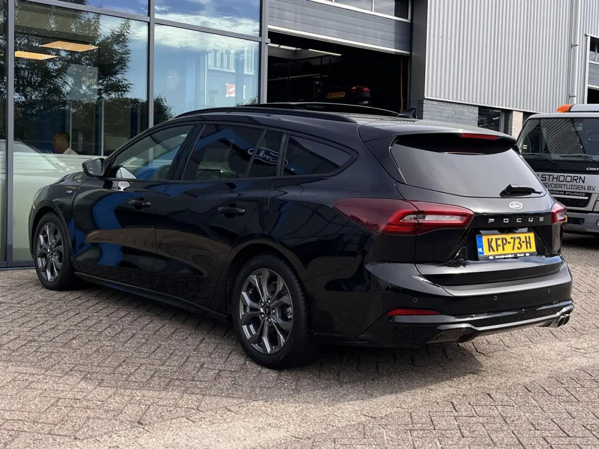 1.0 EcoBoost Hybrid ST Line 155PK Automaat Panodak Winterpack Cruise Camera Parkeersensoren Climate Full-LED Keyless Privacy Glass *1500KG Trekgewicht*