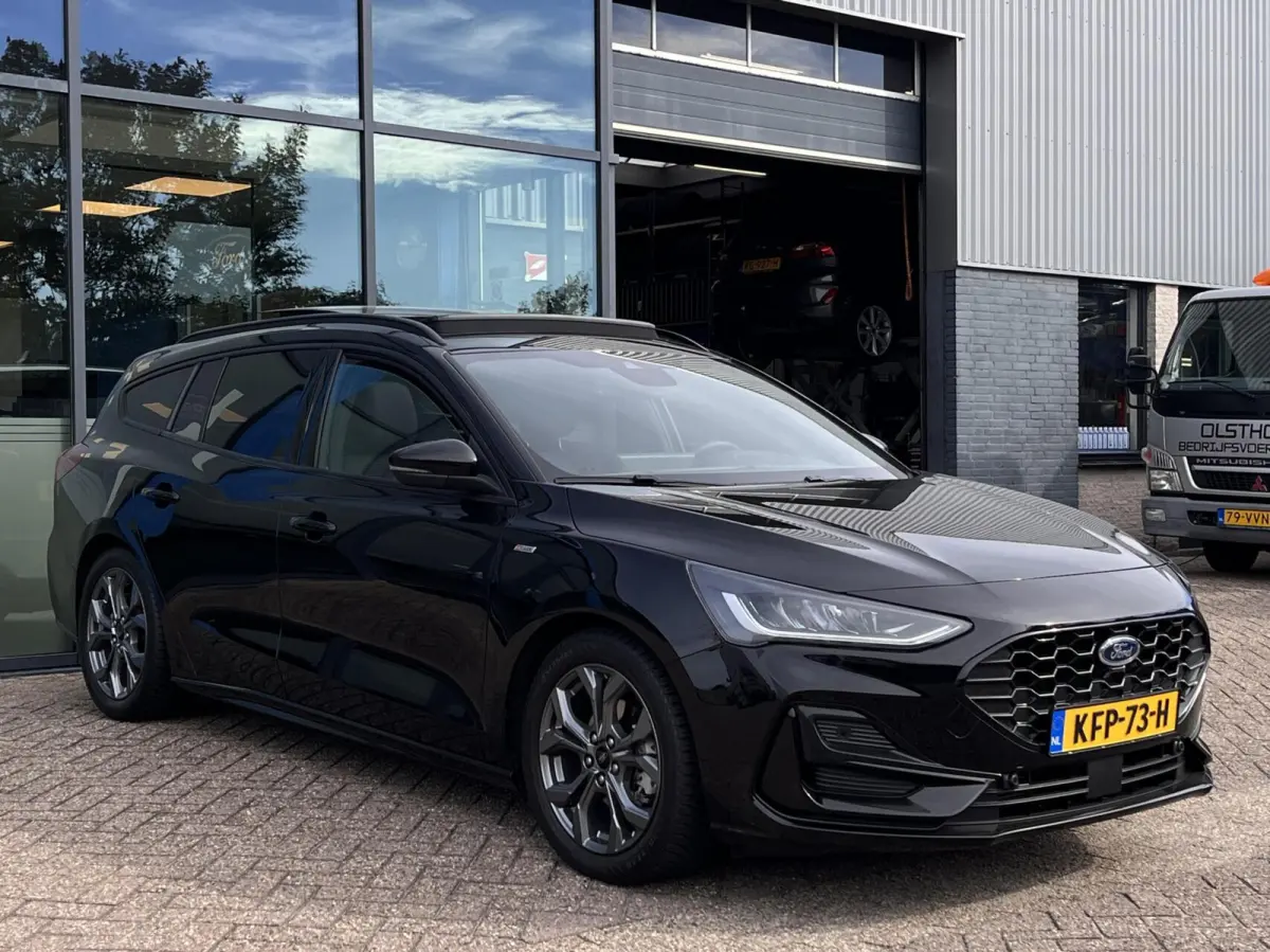 1.0 EcoBoost Hybrid ST Line 155PK Automaat Panodak Winterpack Cruise Camera Parkeersensoren Climate Full-LED Keyless Privacy Glass *1500KG Trekgewicht*