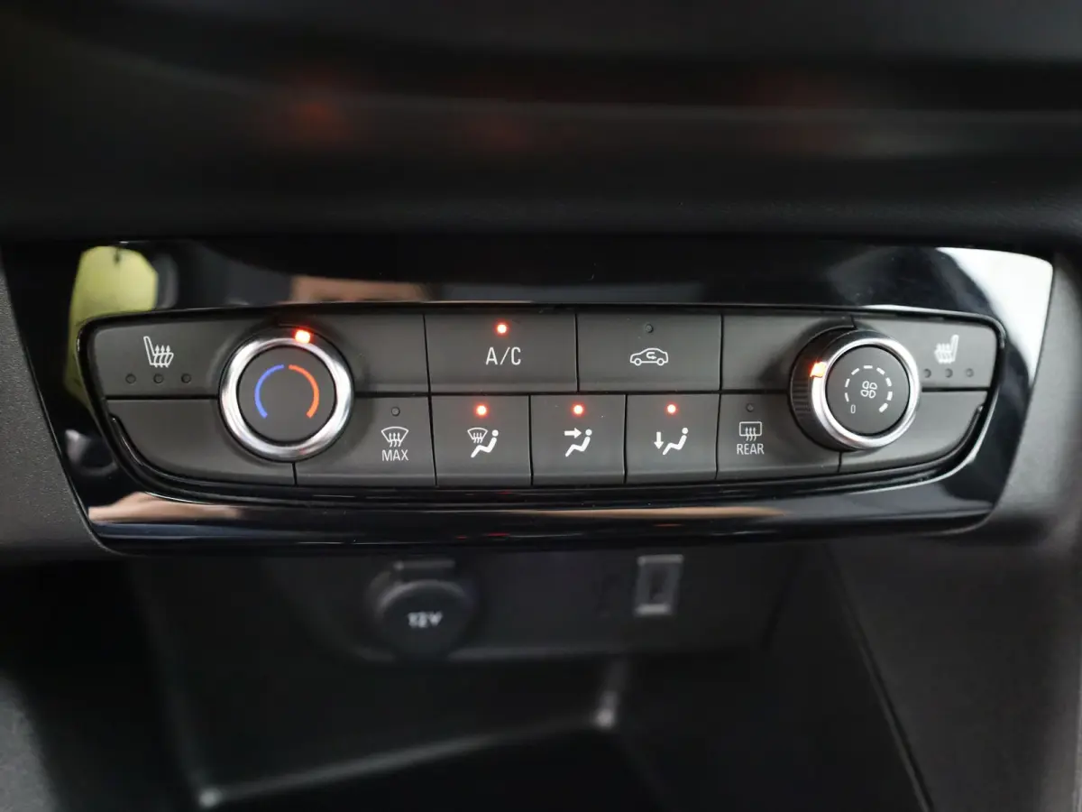 1.2 Turbo Hybrid Yes | Dodehoekbewaking | Camera | Stoel & Stuur verw. | Prijs Rijklaar!!