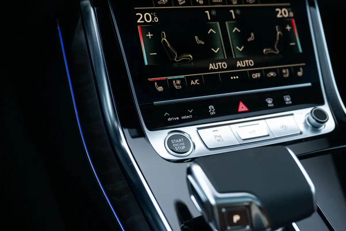 55 TFSI e quattro S-Line Nightvision Softclose SQ8