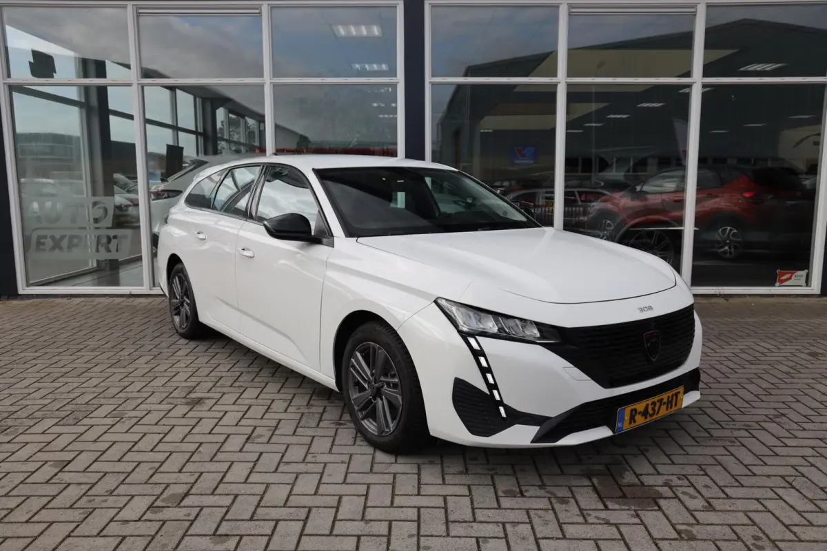 1.2 PureTech Active Pack Business|Automaat!|Trekhaak|Navi|Distributie vervangen|