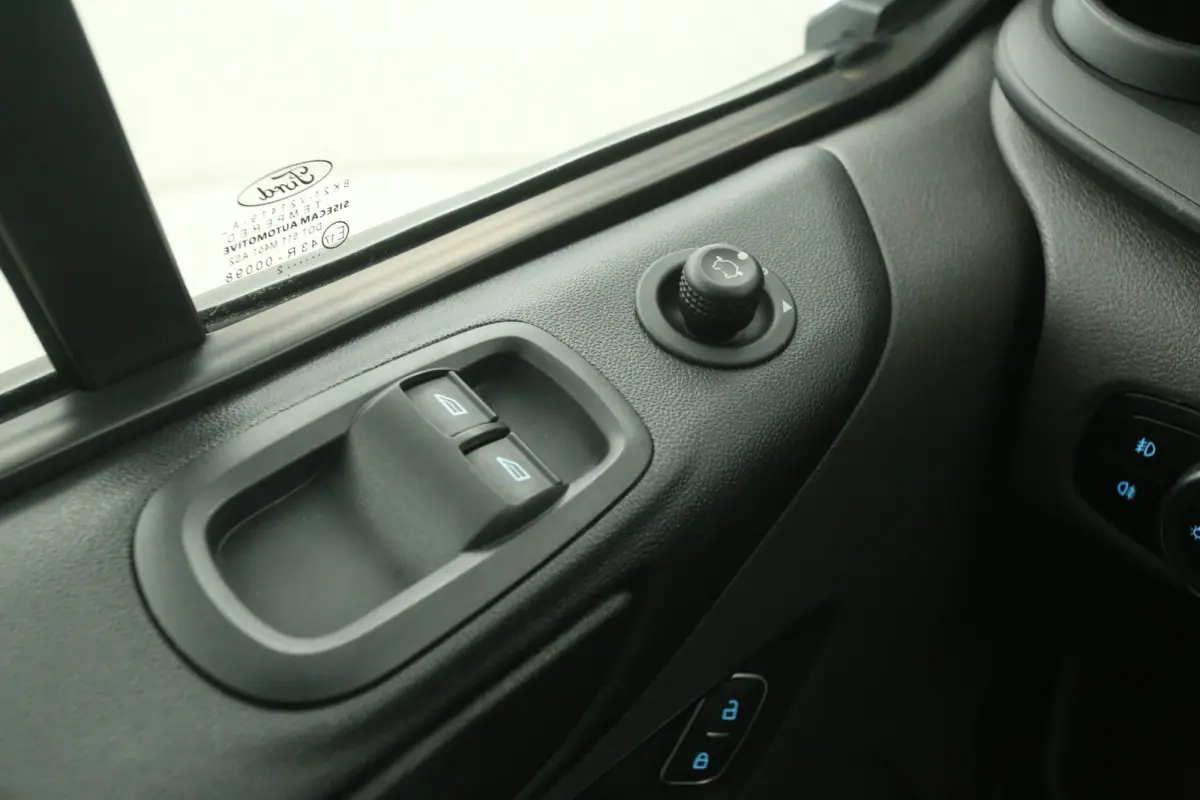 2.0 TDCI L2H1 | DC | 6 Zits| 2800kg Trekgew. | Airco | Cruise | Parkeersensoren