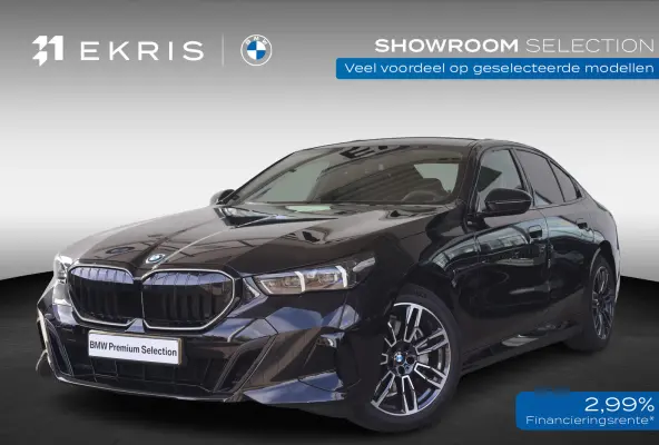 eDrive40 | SOH 100% | Cruise Control Adaptief met Stop&Go | Glazen Panoramadak | Head-Up Display | Iconic Glow Grill | Harman/Kardon