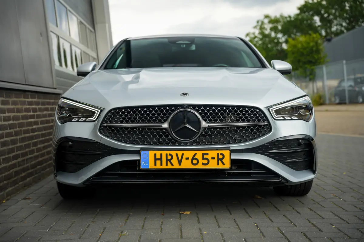 250 e 218 pk AMG Line / Pano-Dak/ Distronic/ AMG-line/Keyless/ Widescreen/ Stoel/Stuur.verw/ Head-Up/ Sfeerverl./  19''LMV