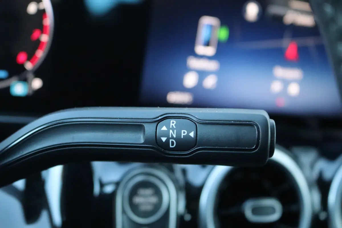 B200 177PK Automaat Mild-Hybrid Luxury Camera/Cruise-control/Elektr.-achterklep/Stoel-stuurverwarming