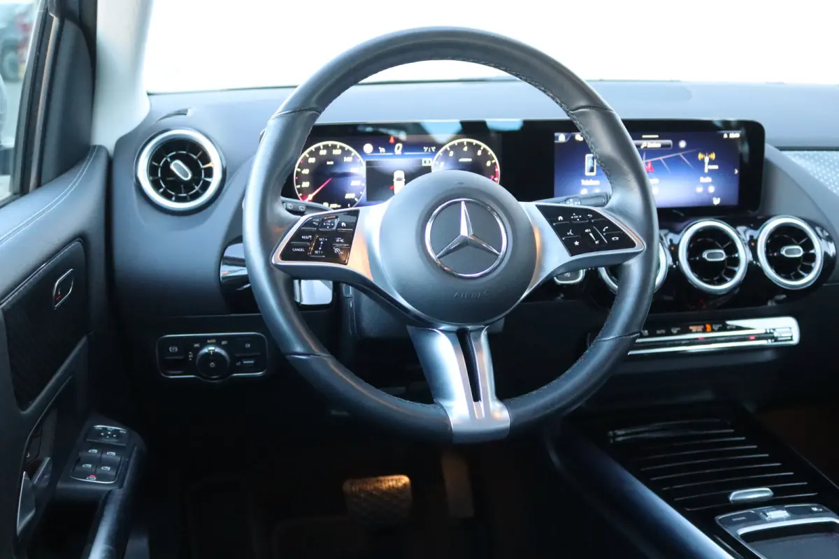 B200 177PK Automaat Mild-Hybrid Luxury Camera/Cruise-control/Elektr.-achterklep/Stoel-stuurverwarming
