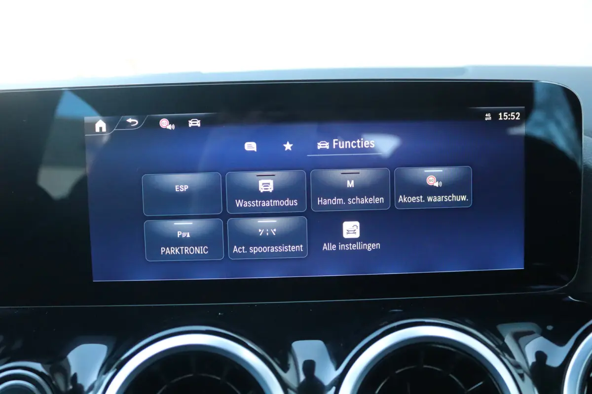 B200 177PK Automaat Mild-Hybrid Luxury Camera/Cruise-control/Elektr.-achterklep/Stoel-stuurverwarming