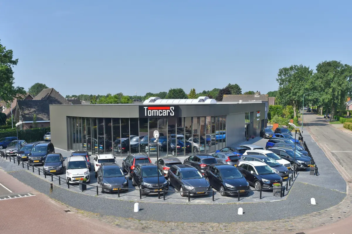 B200 177PK Automaat Mild-Hybrid Luxury Camera/Cruise-control/Elektr.-achterklep/Stoel-stuurverwarming