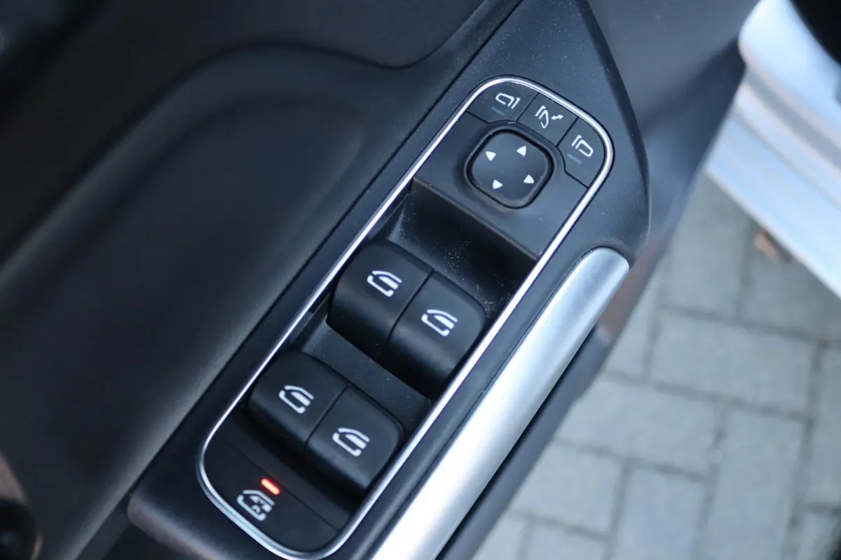 B200 177PK Automaat Mild-Hybrid Luxury Camera/Cruise-control/Elektr.-achterklep/Stoel-stuurverwarming
