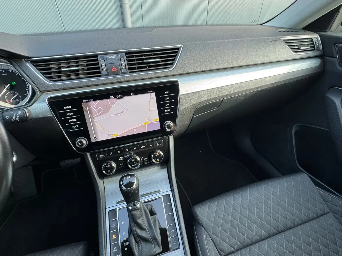 1.4 TSI iV AUTOMAAT * Navigatiesysteem * ParkeerCamera * Elek. achterklep *