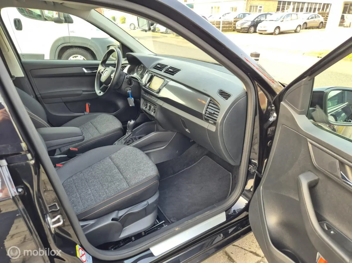 1.0 TSI Business Edition, Navi, Carplay