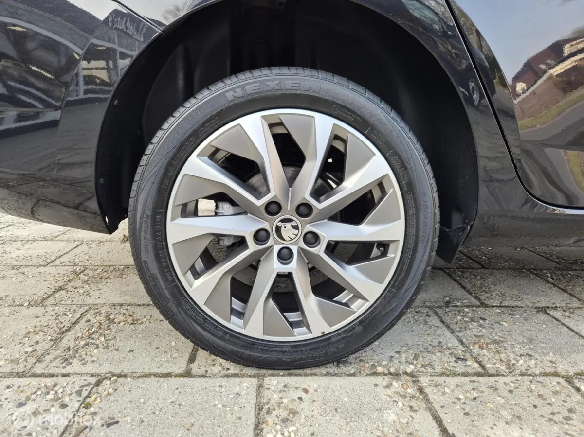 1.0 TSI Business Edition, Navi, Carplay