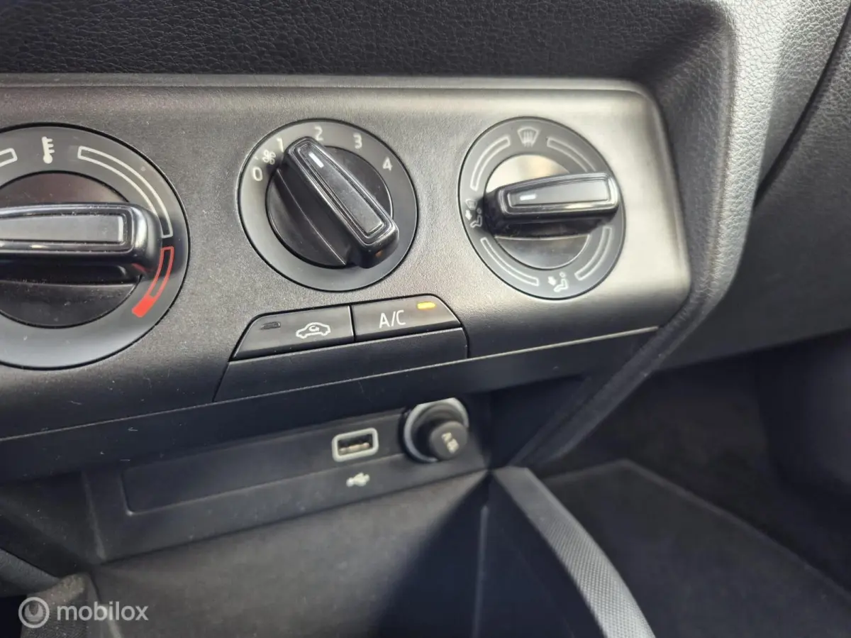 1.0 TSI Business Edition, Navi, Carplay