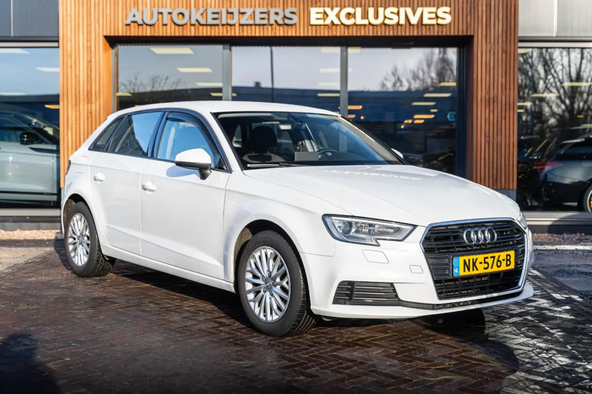 1.0 TFSI Koplampreiniging Airco 16"L.M. Radio/CD Multifunctioneel stuurwiel