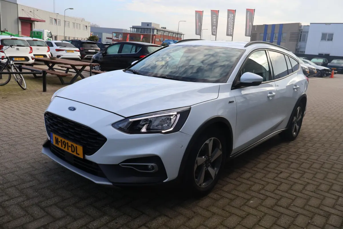 1.0 Active Business 1e Eigenaar | Volledig Onderh | NAP | BTW | Camera | Af Trekhaak | Winterpakket | Navi | Ad Cruise | Carplay | Bots | Full Led | Keyless | Start/Stop | Hill-Hold