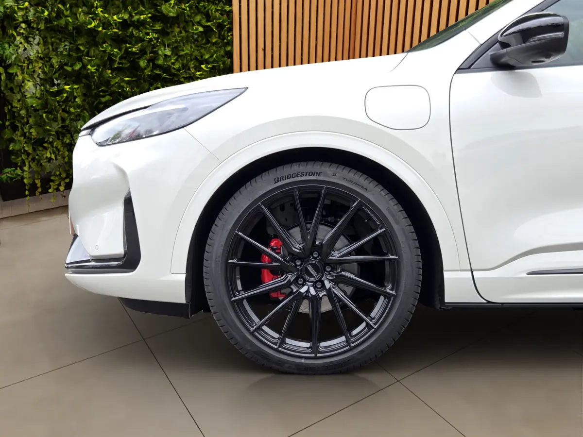 2.5 PHEV Broekhuis Black Sound Edition | Uniek! | 21'' VOSSEN | Verlaagd | Pano | Trekhaak | Gordels in kleur