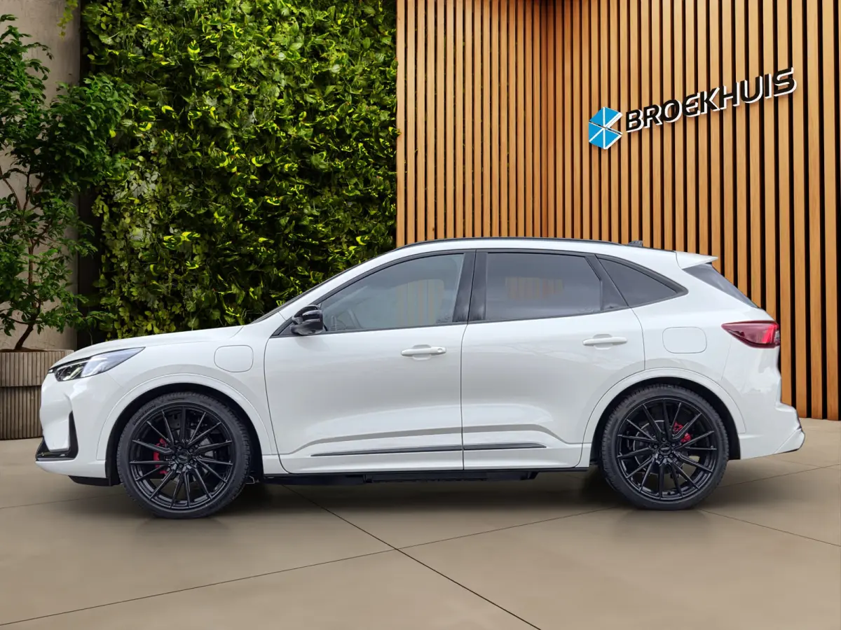 2.5 PHEV Broekhuis Black Sound Edition | Uniek! | 21'' VOSSEN | Verlaagd | Pano | Trekhaak | Gordels in kleur