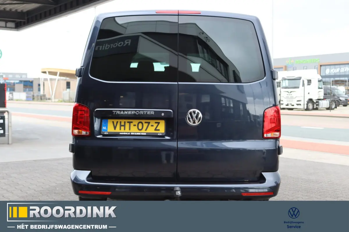 T6 - 150 pk L2H1 DC LMV, bumpers in kleur, trekhaak, PDC