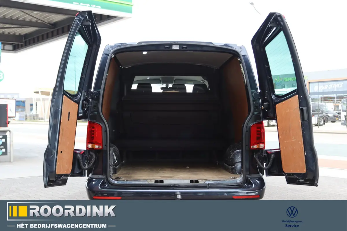 T6 - 150 pk L2H1 DC LMV, bumpers in kleur, trekhaak, PDC