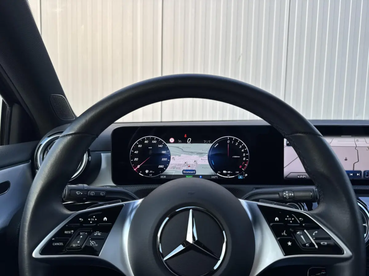 250 e Star Edition Luxury Line|Panodak