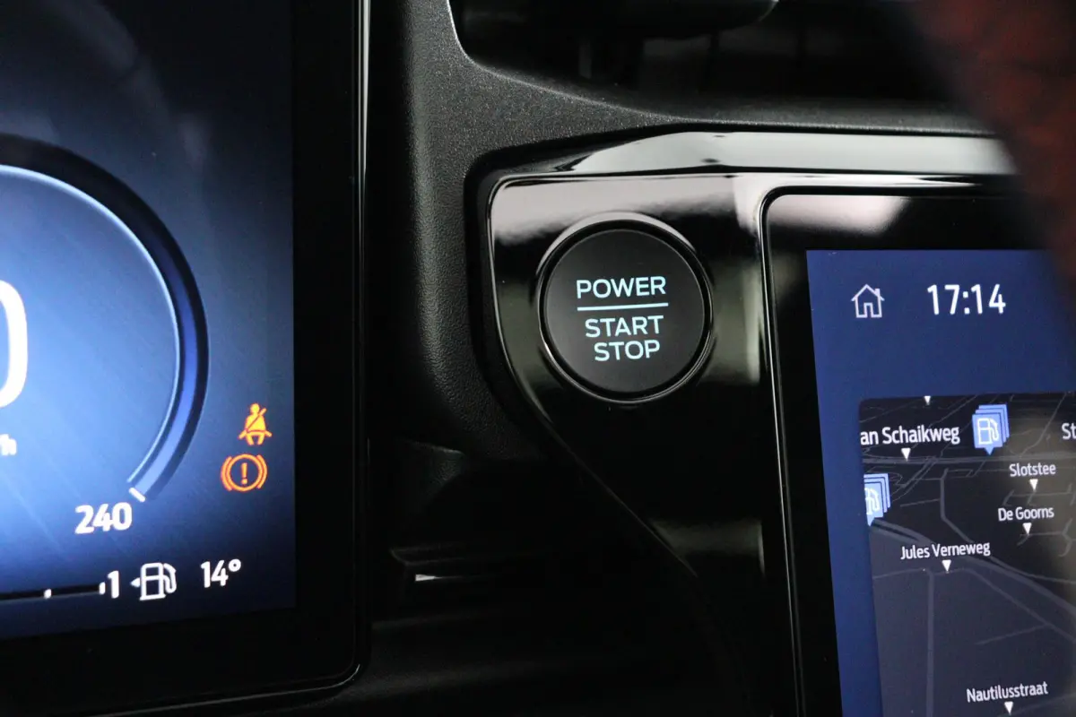 1.0 EcoBoost ST-Line X | 360 Camera | Panoramadak | B&O Audio | 11.049 km |