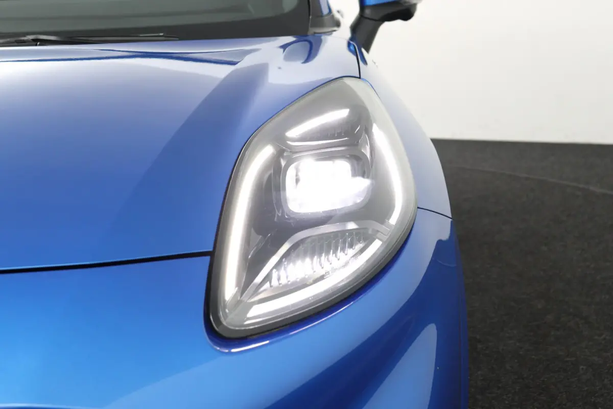 1.0 EcoBoost ST-Line X | 360 Camera | Panoramadak | B&O Audio | 11.049 km |