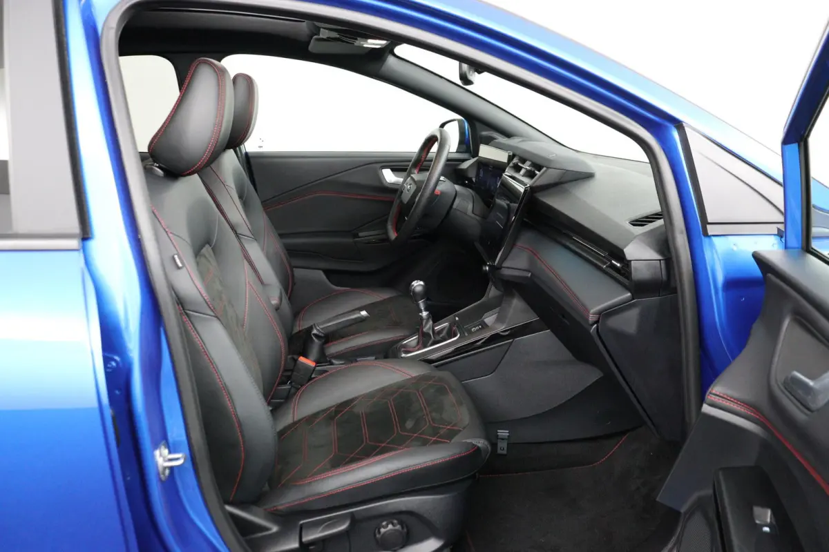 1.0 EcoBoost ST-Line X | 360 Camera | Panoramadak | B&O Audio | 11.049 km |