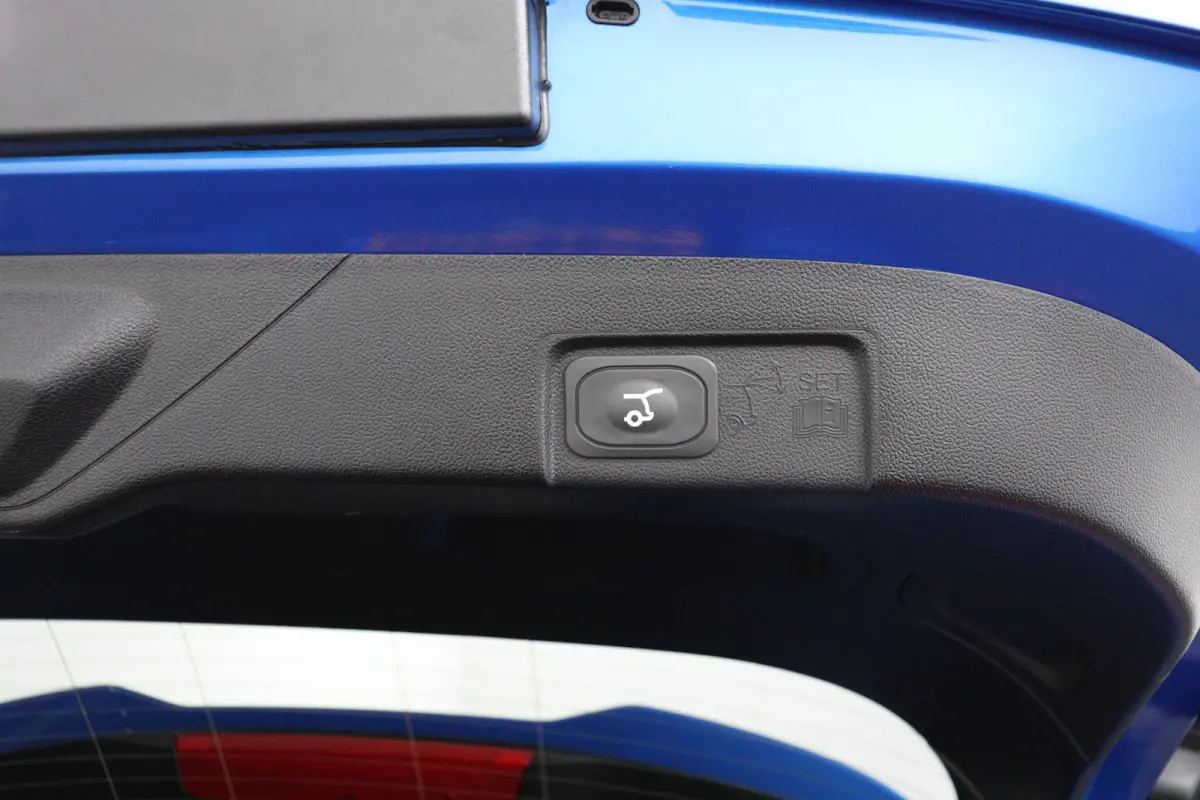 1.0 EcoBoost ST-Line X | 360 Camera | Panoramadak | B&O Audio | 11.049 km |