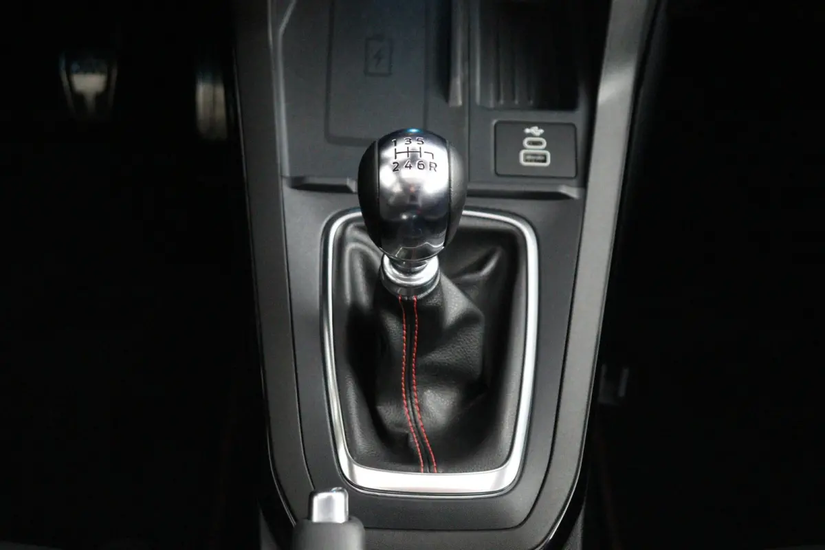 1.0 EcoBoost ST-Line X | 360 Camera | Panoramadak | B&O Audio | 11.049 km |