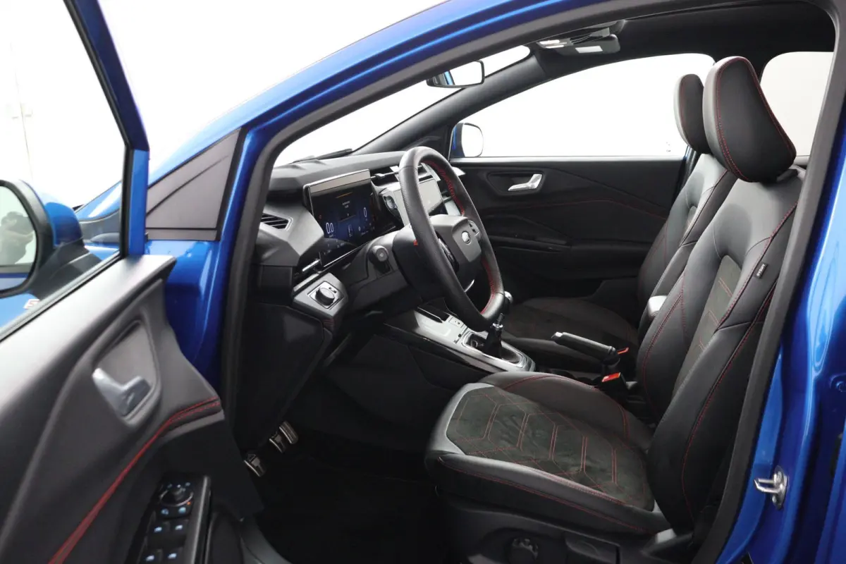 1.0 EcoBoost ST-Line X | 360 Camera | Panoramadak | B&O Audio | 11.049 km |