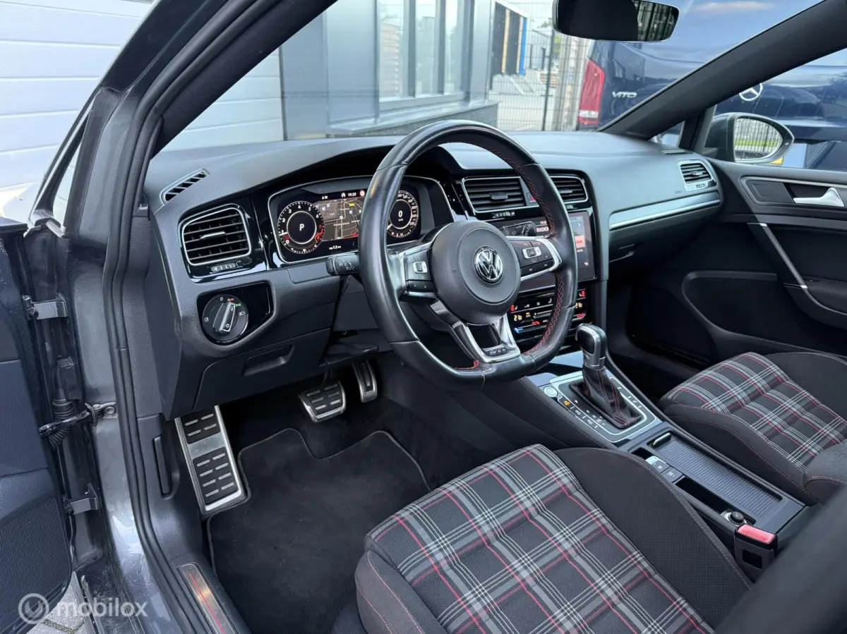 2.0 TSI GTI / DSG /Pano / Virtual / Trekhaak