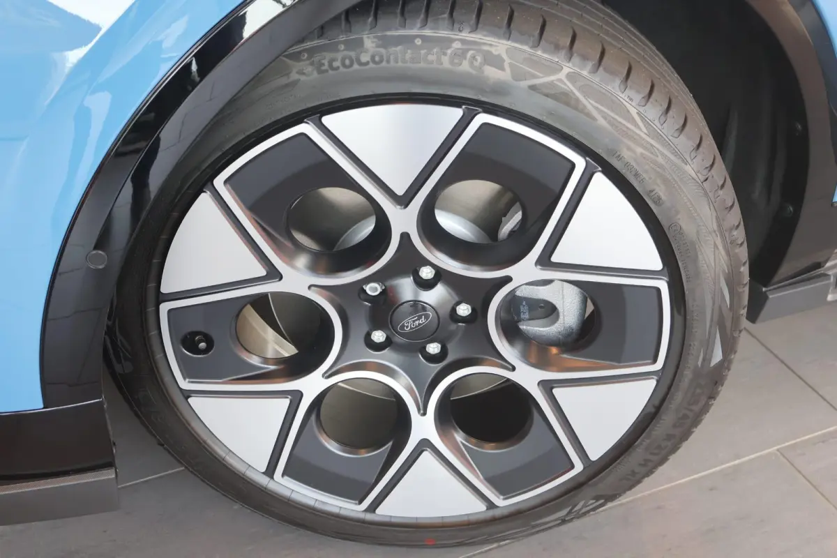 Collection RWD | Voorraad! | Unieke uitvoering! | Achterspoiler | Bodykit met voor, zij en achterskirts | 21 Inch | Collection Gordels |