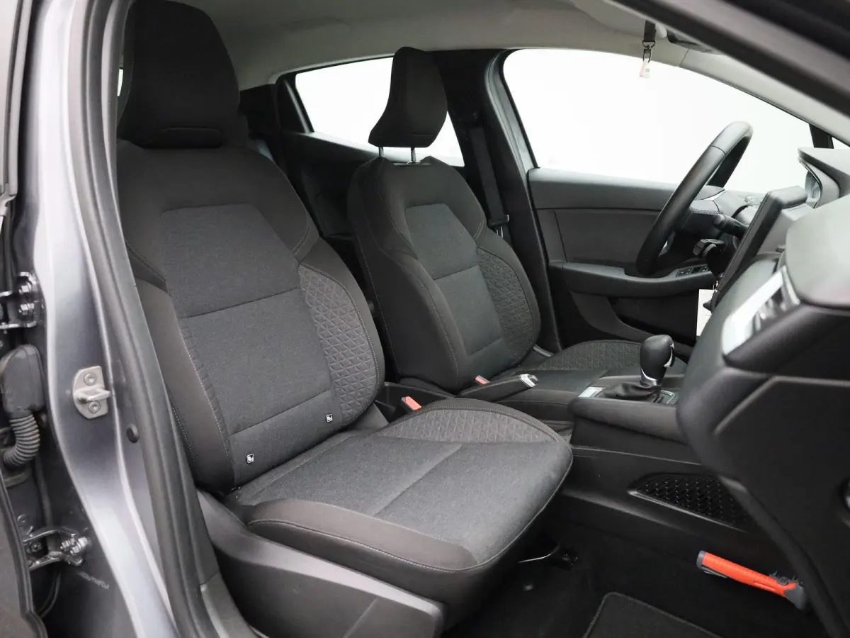 1.6 E-Tech Hybrid 145 Equilibre | Automaat | Navigatie | Cruise control | Airco | Bluetooth | DAB | LMV |