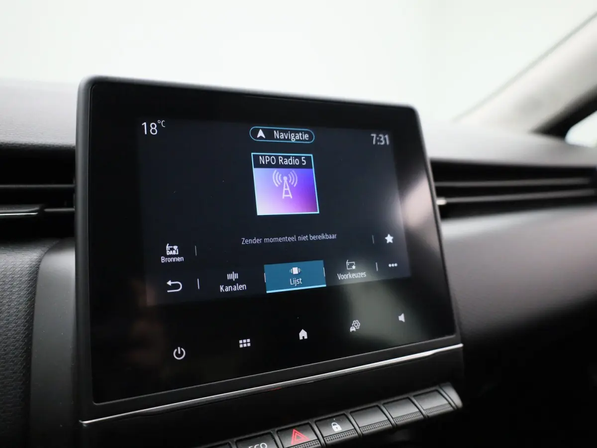 1.6 E-Tech Hybrid 145 Equilibre | Automaat | Navigatie | Cruise control | Airco | Bluetooth | DAB | LMV |