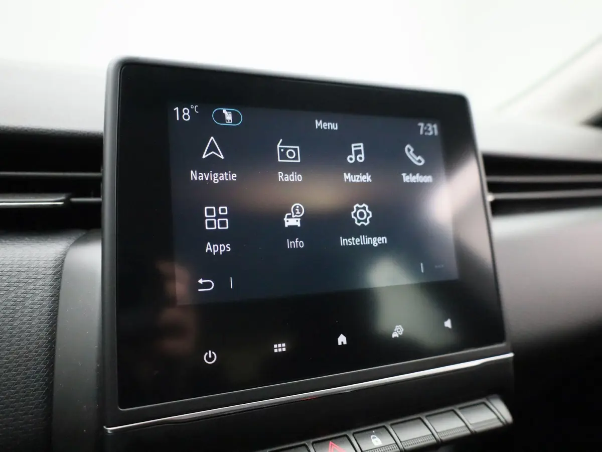 1.6 E-Tech Hybrid 145 Equilibre | Automaat | Navigatie | Cruise control | Airco | Bluetooth | DAB | LMV |