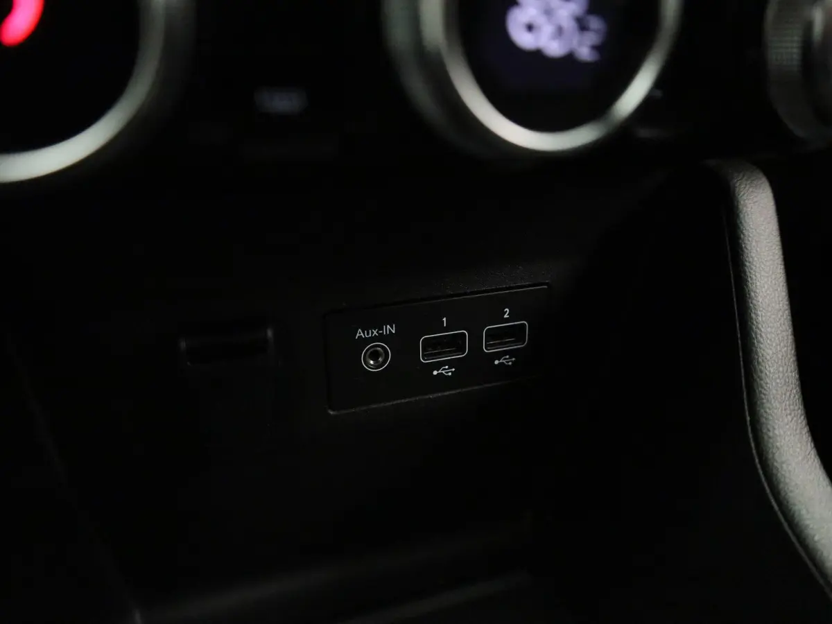 1.6 E-Tech Hybrid 145 Equilibre | Automaat | Navigatie | Cruise control | Airco | Bluetooth | DAB | LMV |
